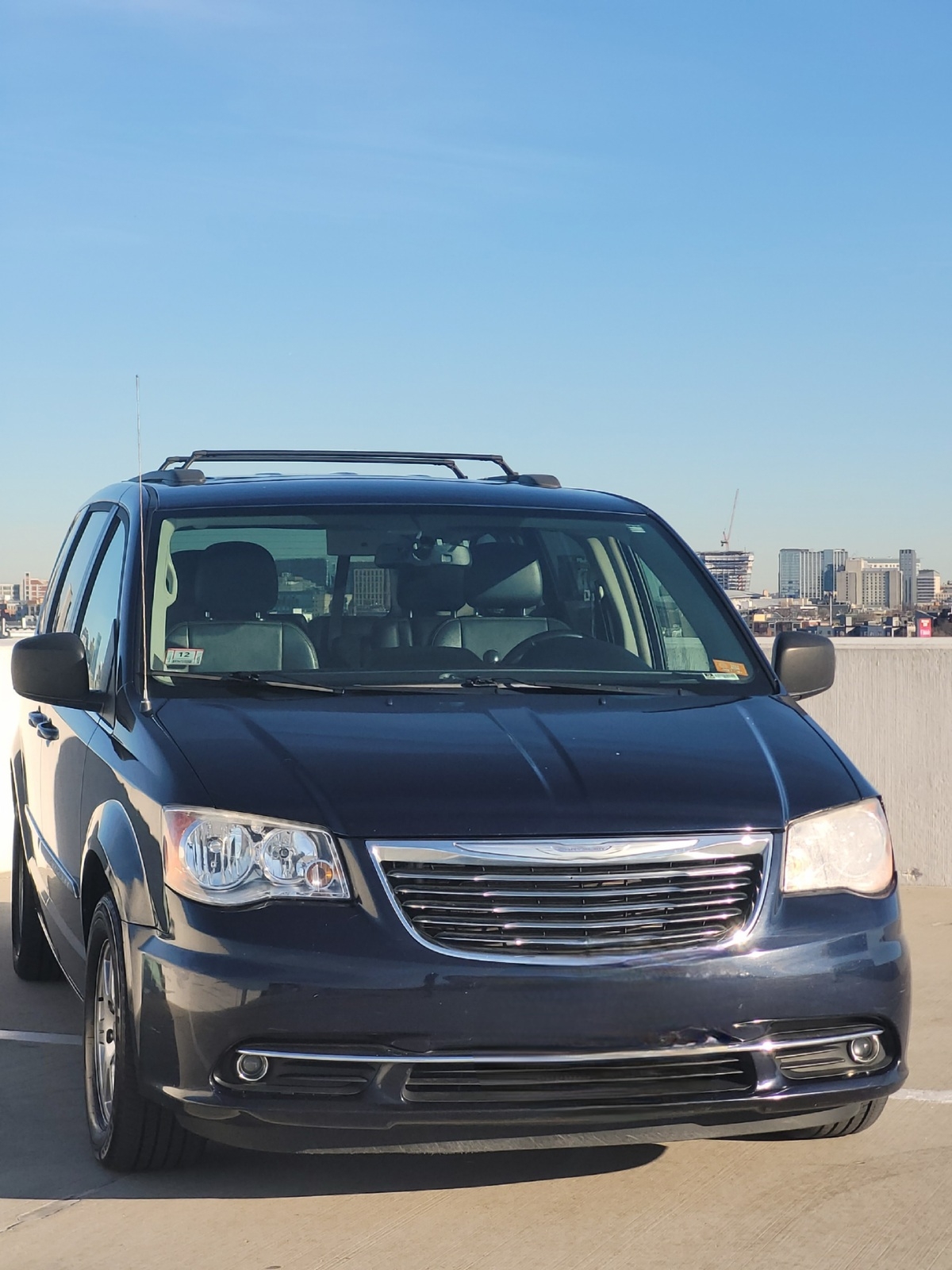 CHRYSLER TOWN & COUNTRY