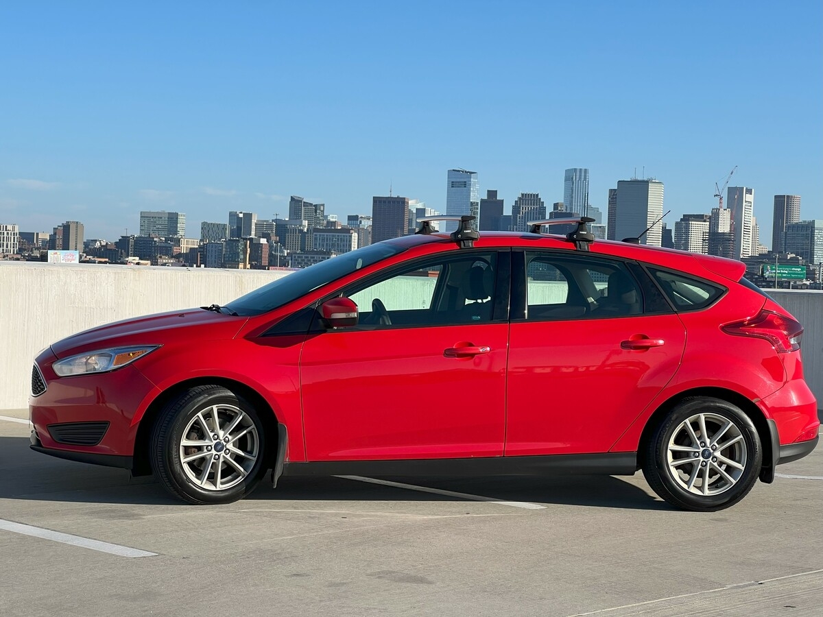 FORD Focus SE Hatchback